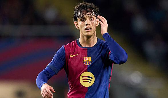 Barcelona khẳng định tương lai của Hector Fort, từ bỏ kế hoạch chiêu mộ hậu vệ cánh?