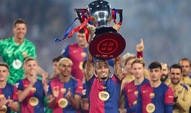 Barcelona: Cú ăn ba lịch sử và hành trình chinh phục đỉnh cao cùng Hansi Flick